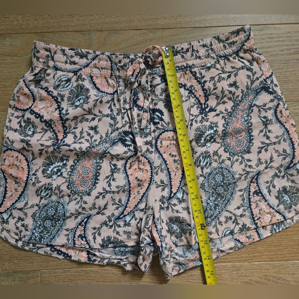 Vero Moda Paisley Shorts - Picture 3 of 7